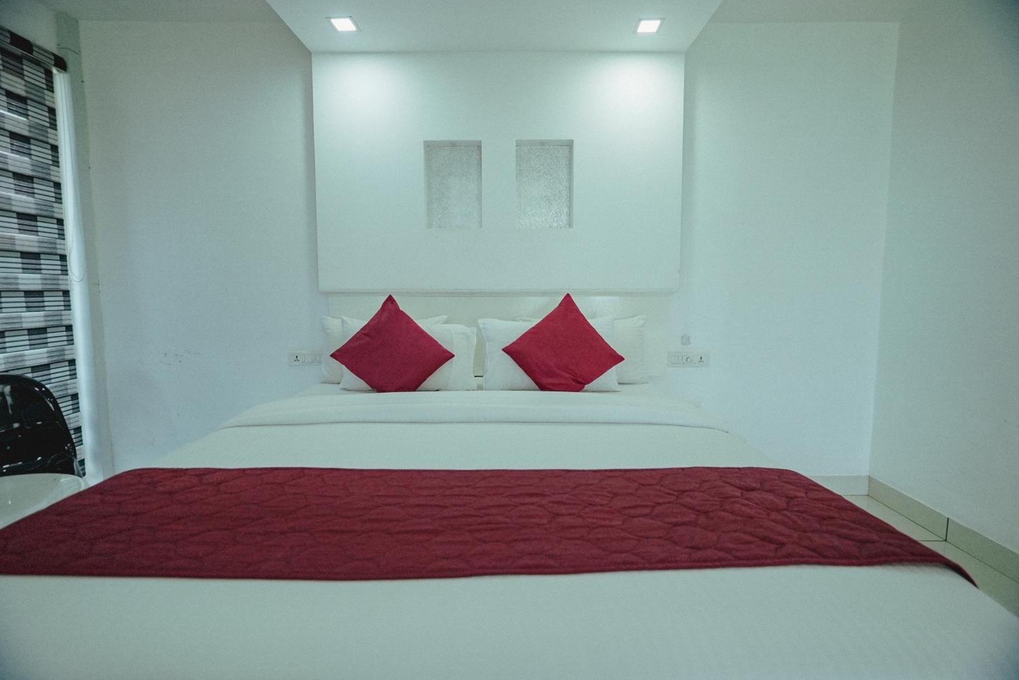 Clafouti Beach Resort - A Seafacing Resort バルカラ エクステリア 写真